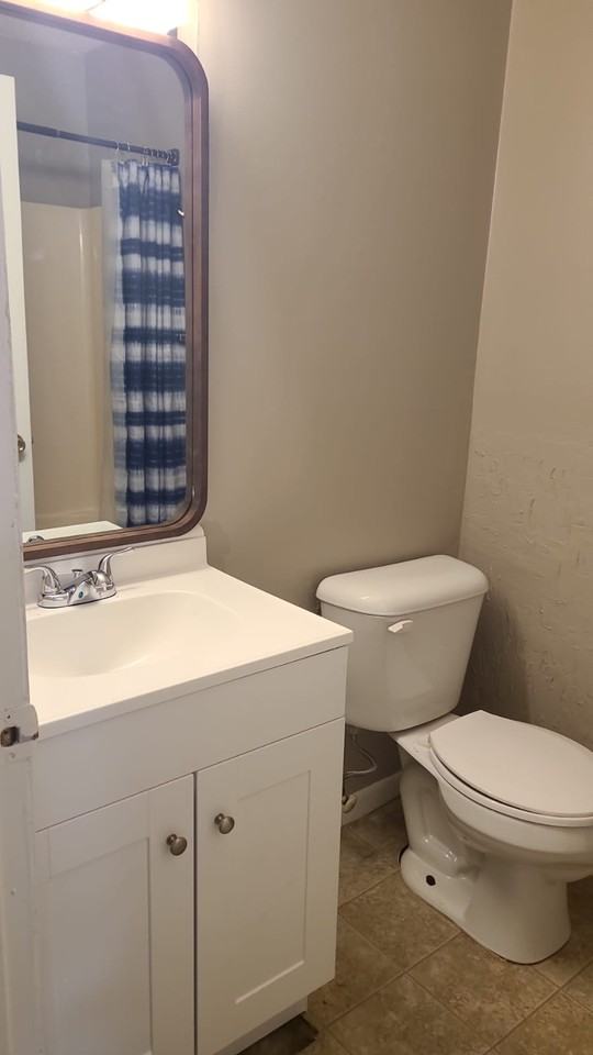 408 S Ayersville Rd #408B - Photo 4 of 9