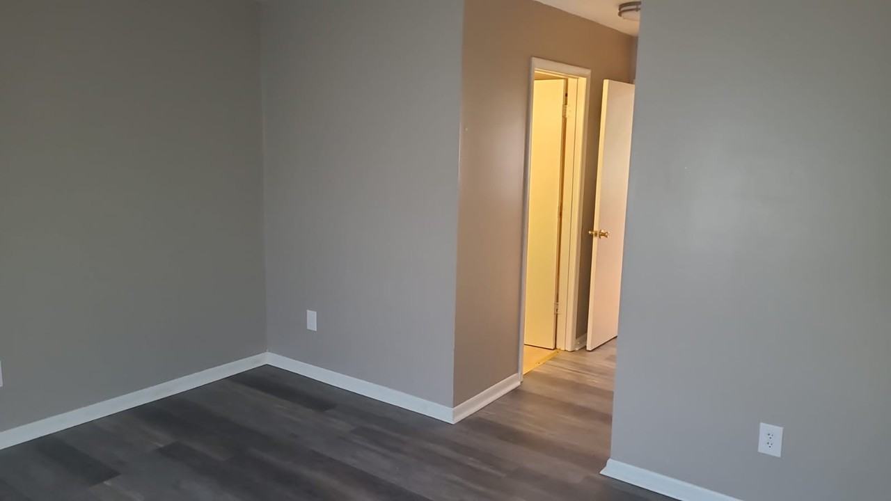 408 S Ayersville Rd #408B - Photo 6 of 9