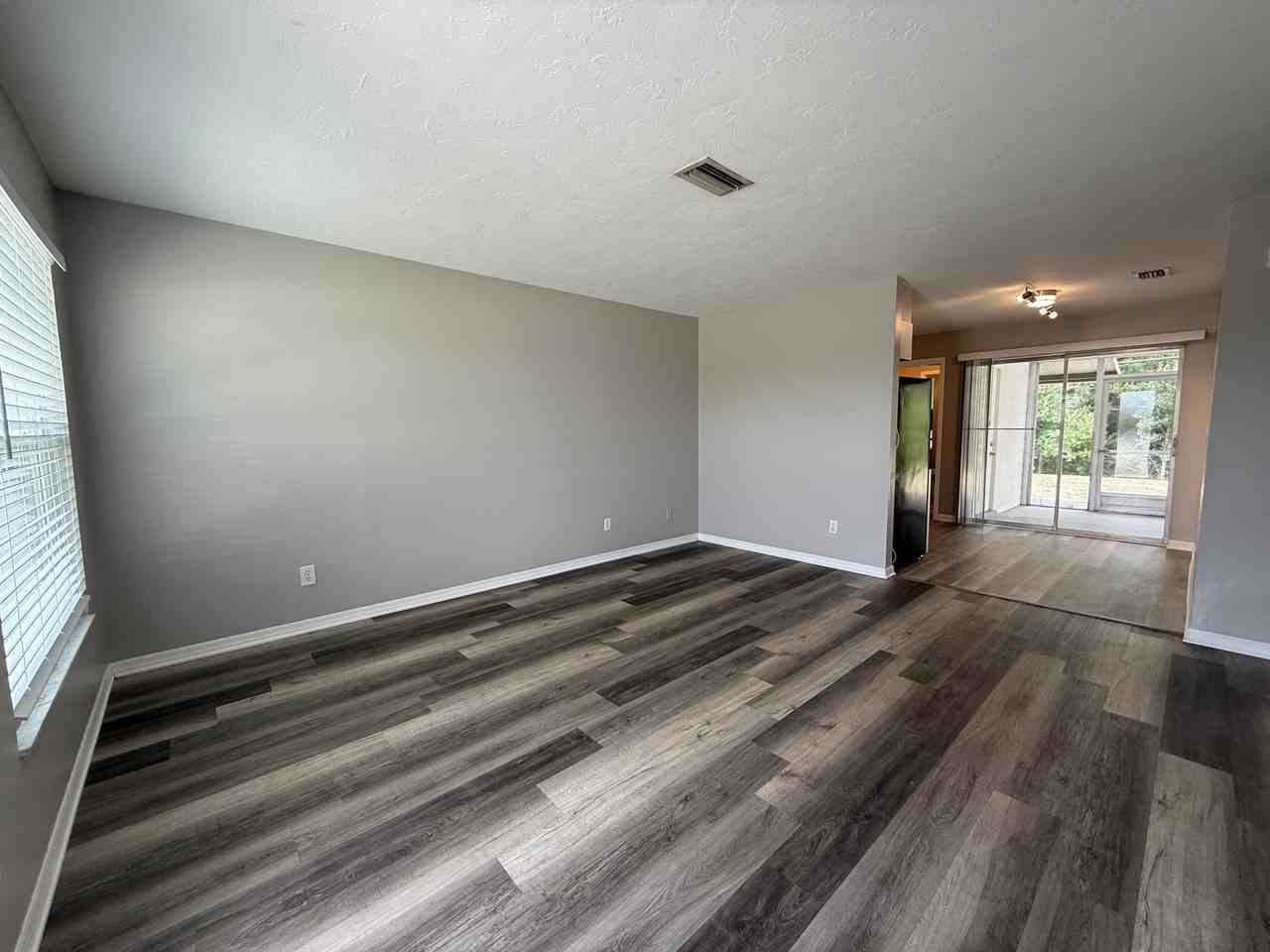 464 Briarwood Rd #1 - Photo 4 of 13
