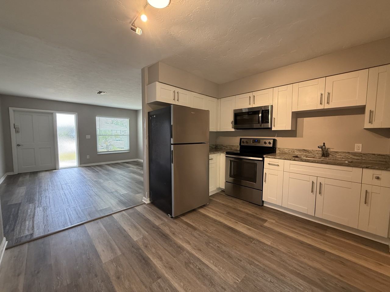 464 Briarwood Rd #1 - Photo 5 of 13