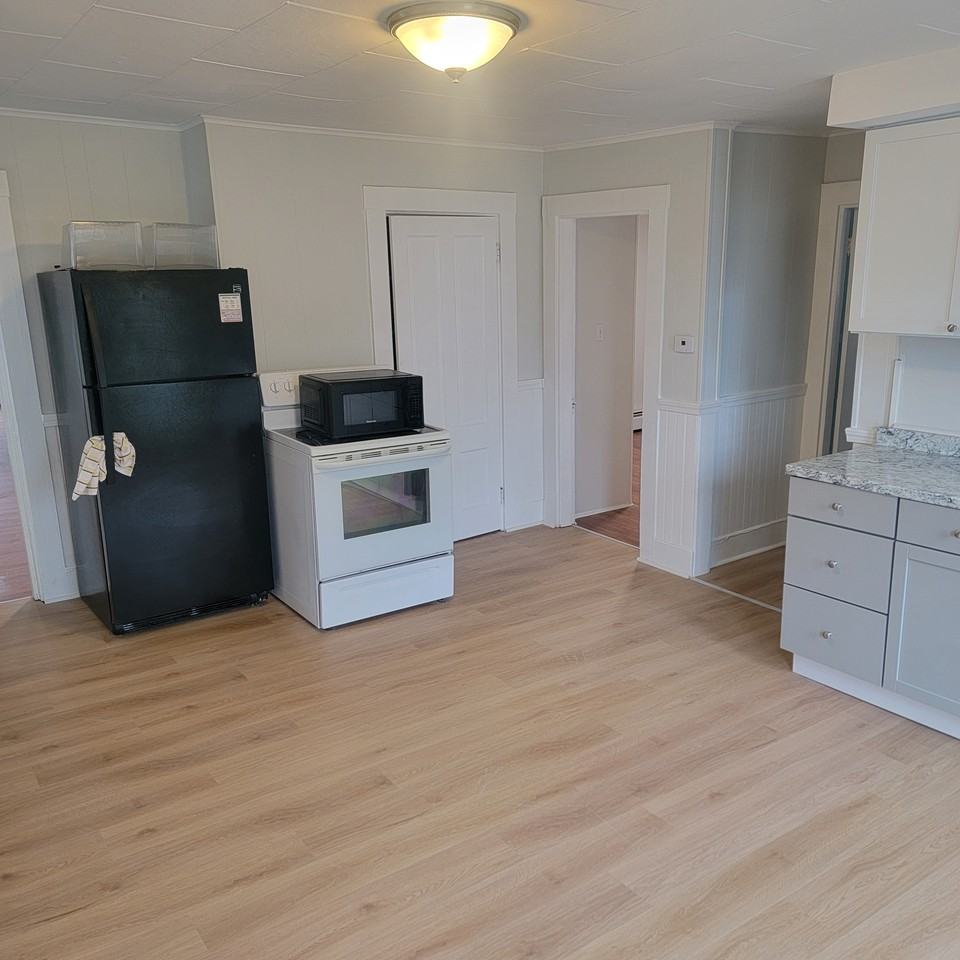182 Lincoln St #2 - Photo 6 of 18