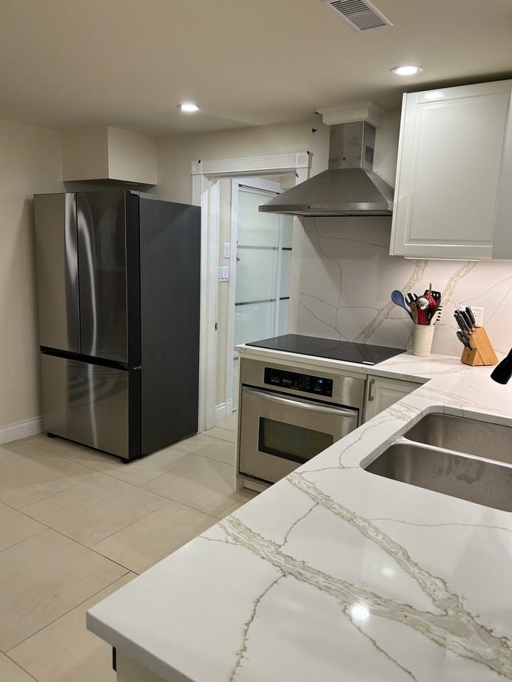 9211 Chapmond Crescent ##1 - Photo 7 of 18