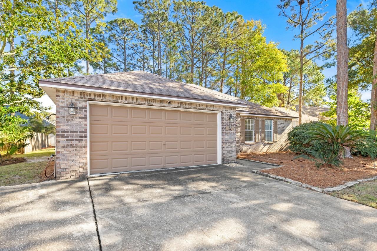31 Bay Walk Ct #1 - Photo 4 of 50