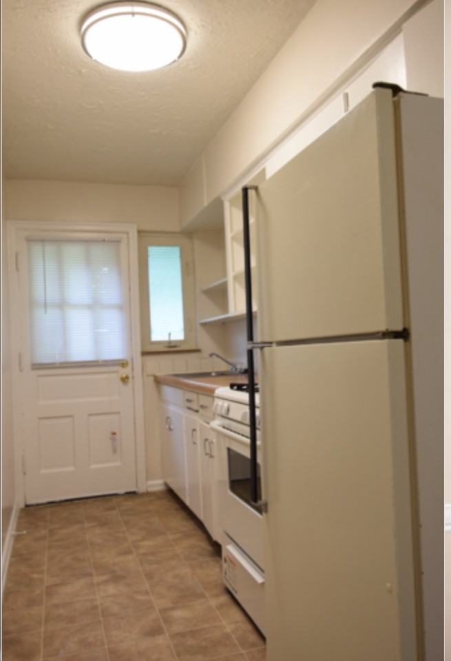 321 Union St #D - Photo 4 of 5