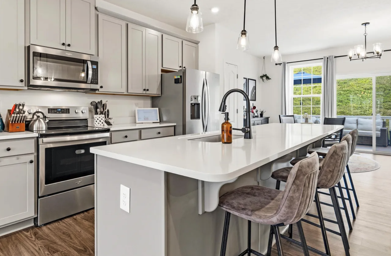 239 Tide Way - Photo 2 of 33