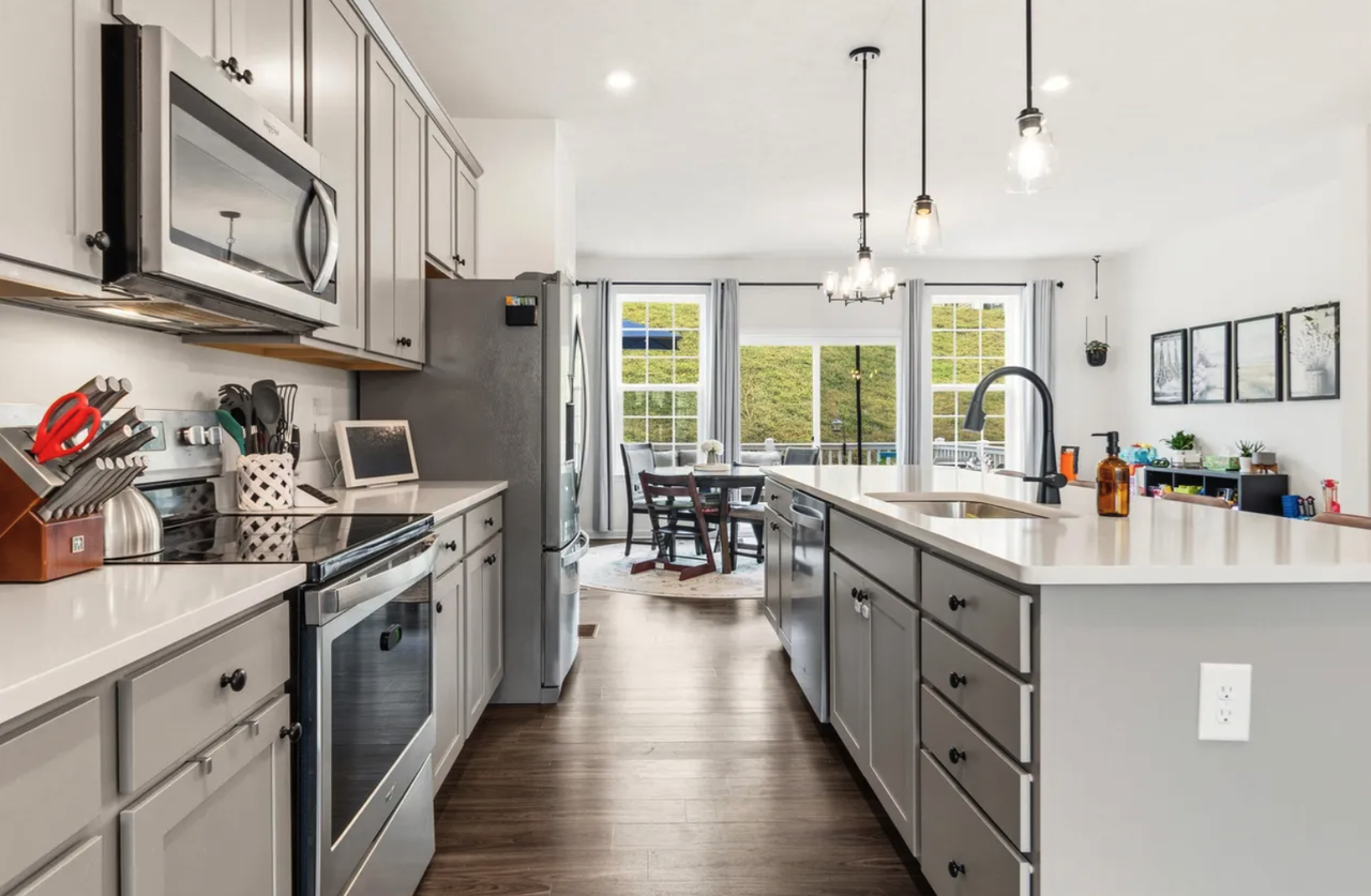 239 Tide Way - Photo 4 of 33