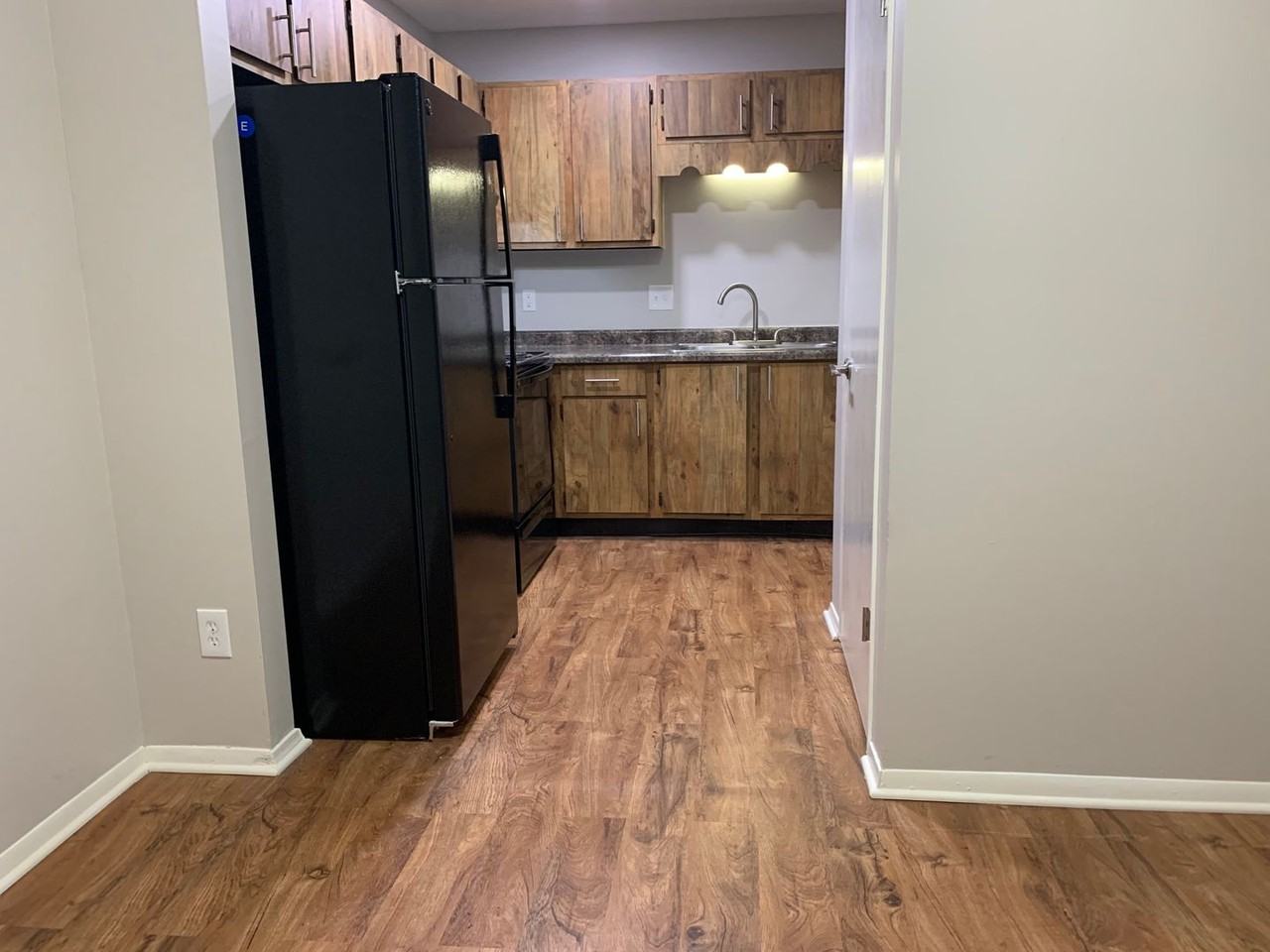 119 Scarborough Ct - Photo 2 of 15