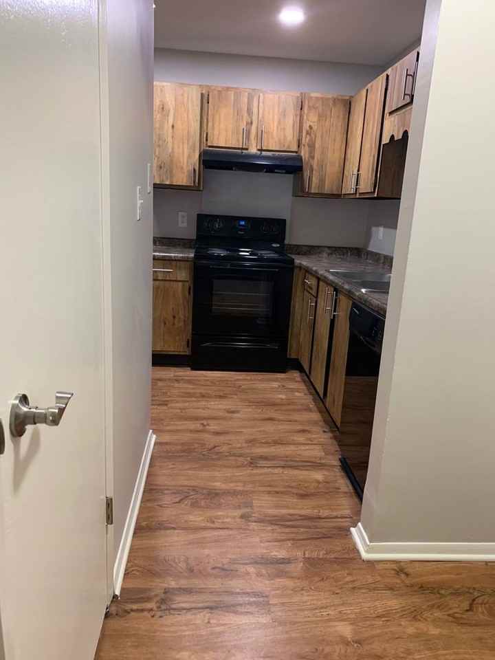 119 Scarborough Ct - Photo 4 of 15
