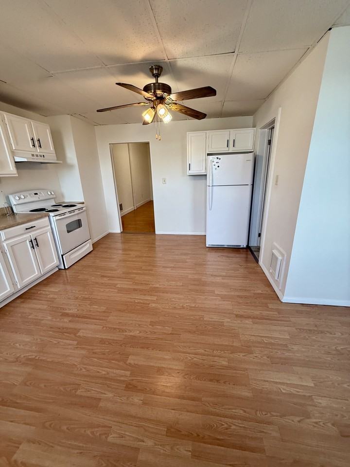 122 N 4th St #122D - Photo 2 of 8