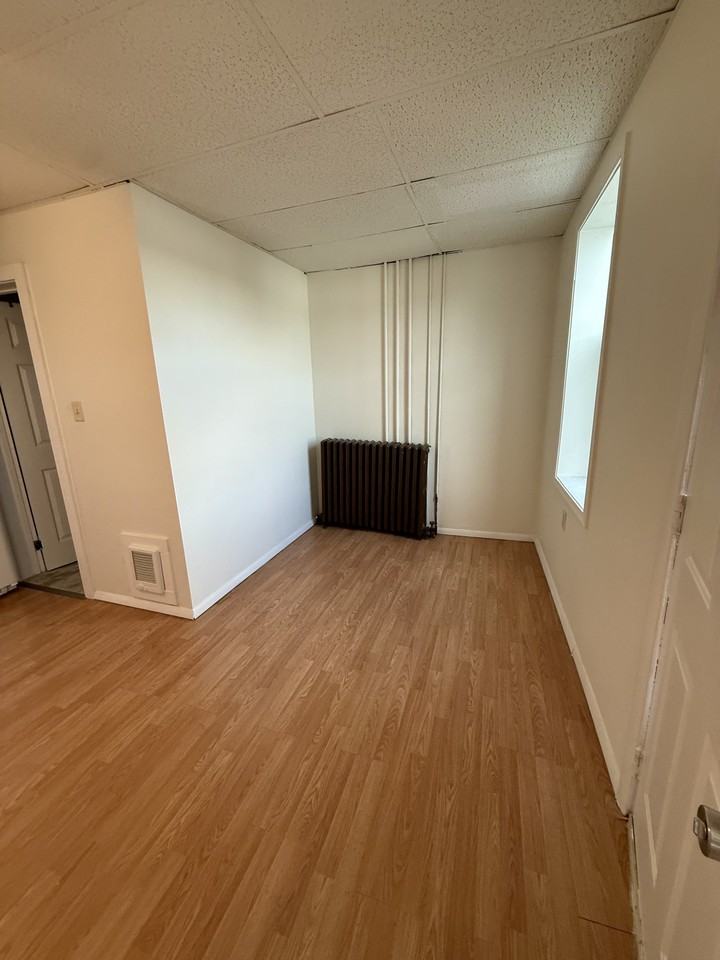 122 N 4th St #122D - Photo 3 of 8