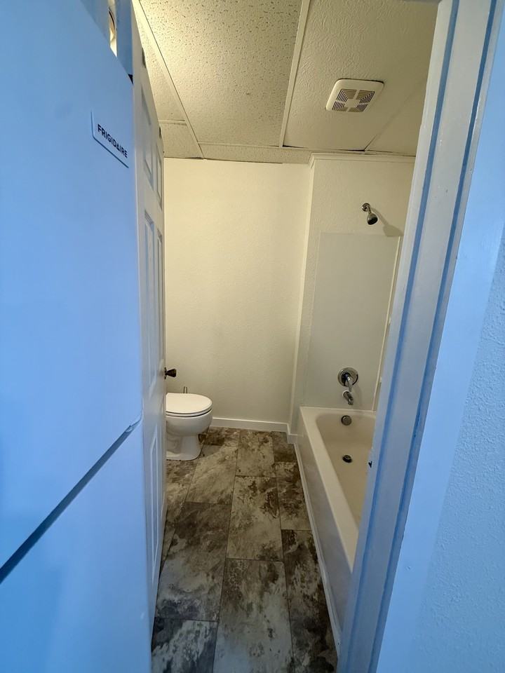 122 N 4th St #122D - Photo 4 of 8