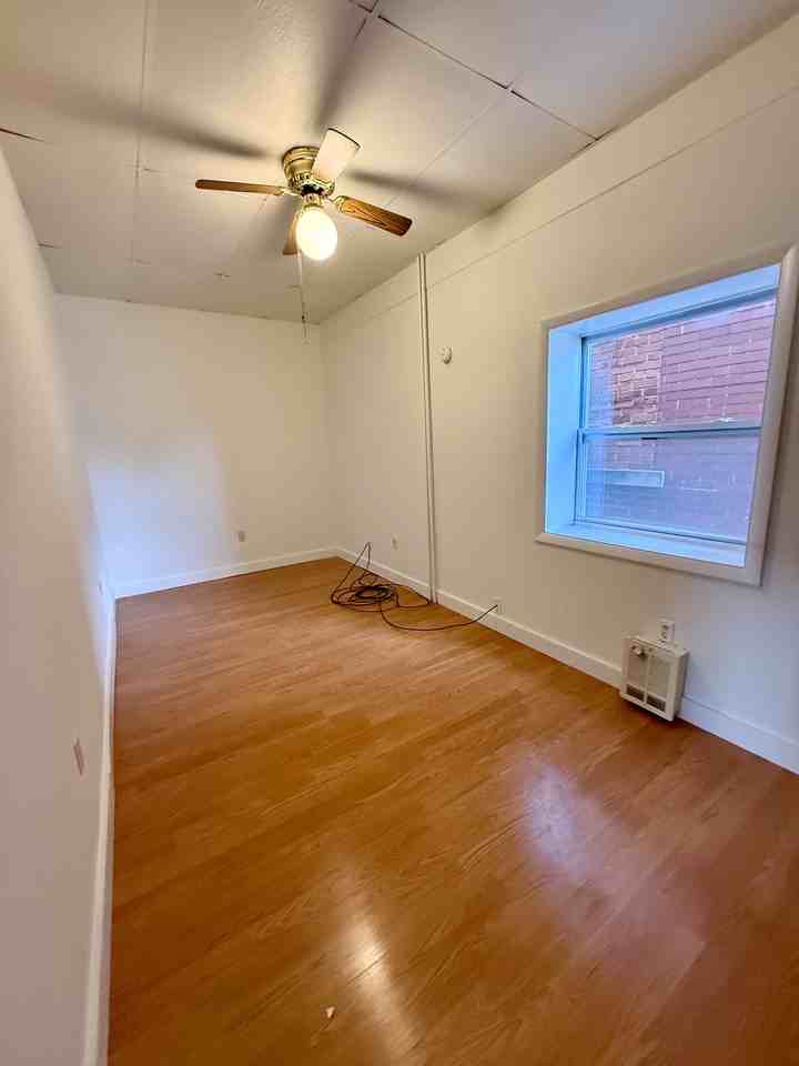 122 N 4th St #122D - Photo 7 of 8