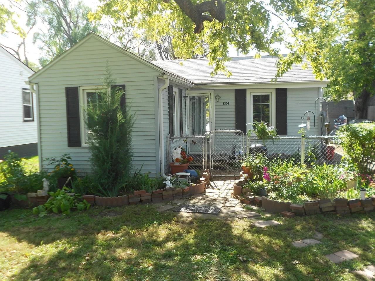 3309 Avenue I #1 - Photo 4 of 23