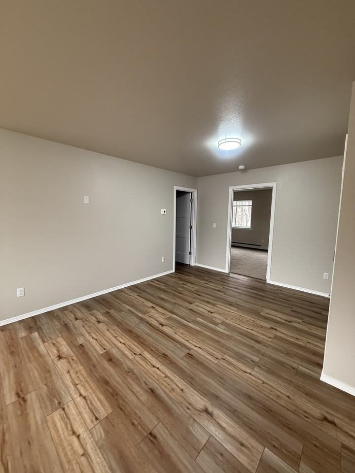 875 W Lookout Dr #B - Photo 5 of 17