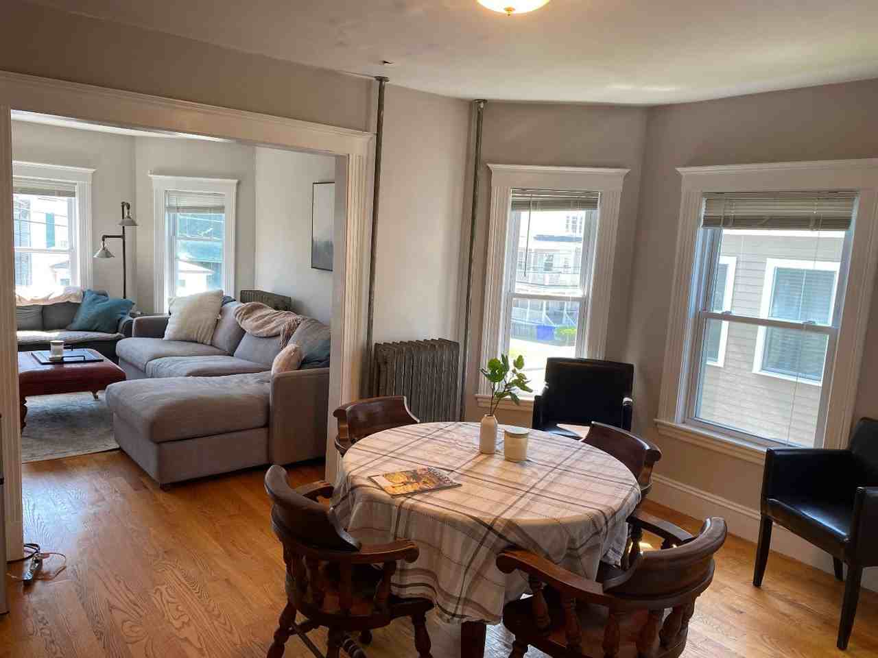 139 Brooks St - Photo 2 of 17