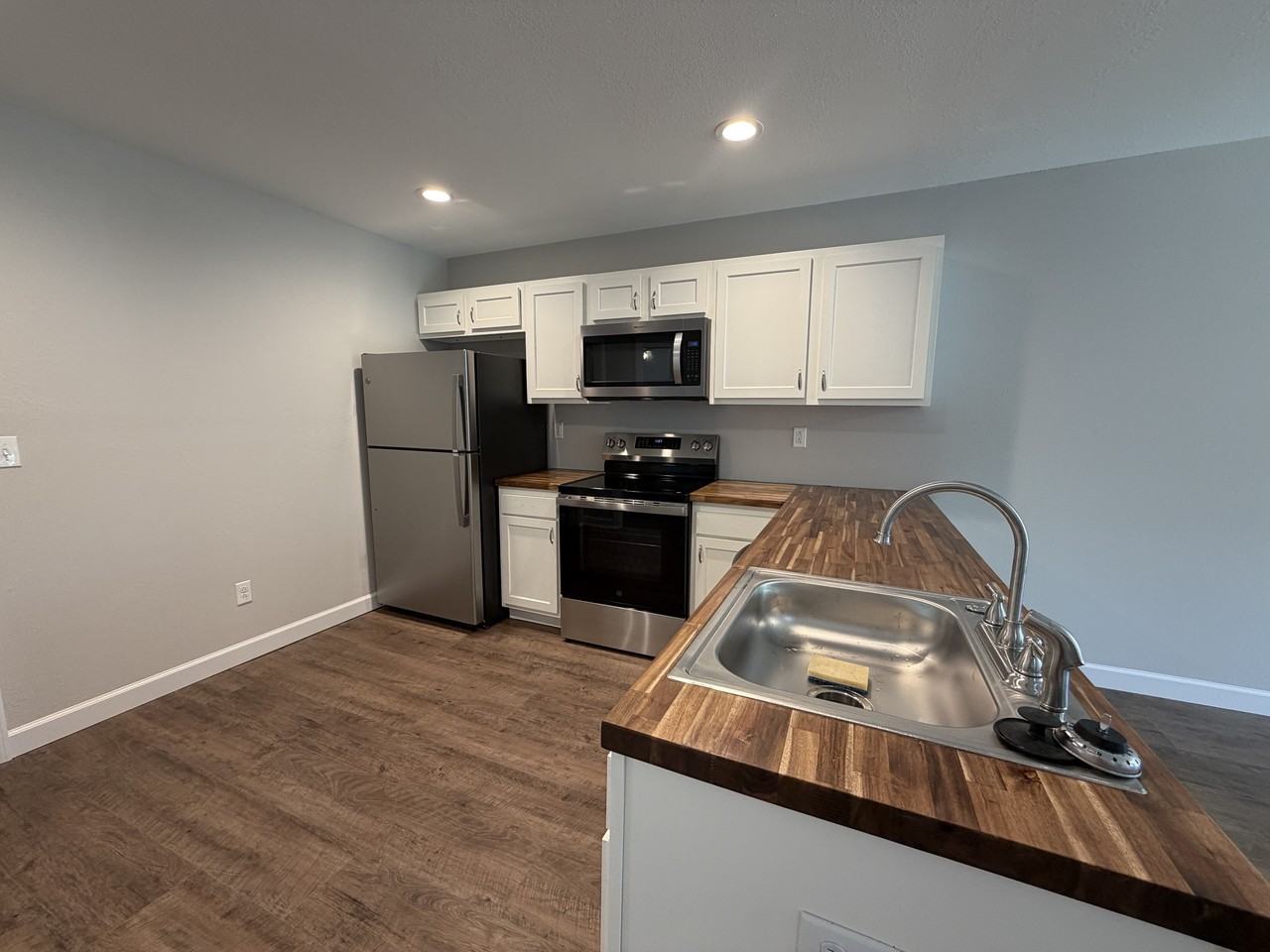 315 S Olive St #1 - Photo 3 of 12