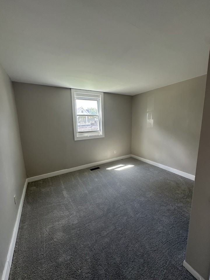 1820 Pearl St #1 - Photo 4 of 11