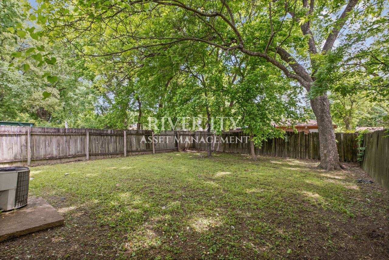 1580 Oriole St #1 - Photo 5 of 16