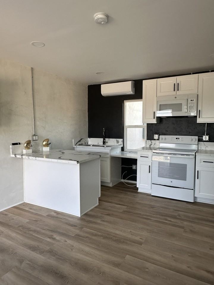 6545 Pine Ave #3 - Photo 4 of 23