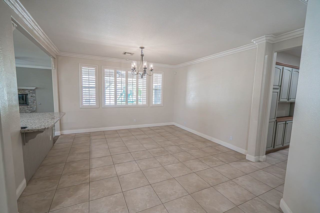 42704 23rd St W - Photo 4 of 32