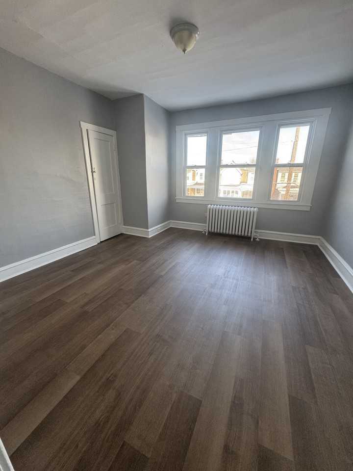 1220 Pratt St #2 - Photo 5 of 6