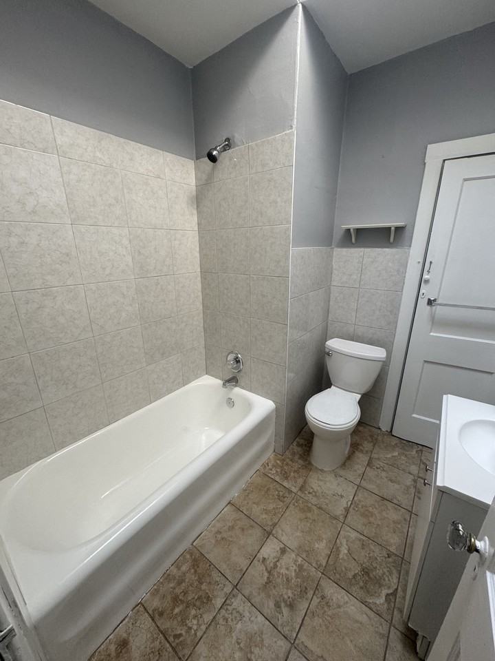 1220 Pratt St #2 - Photo 6 of 6