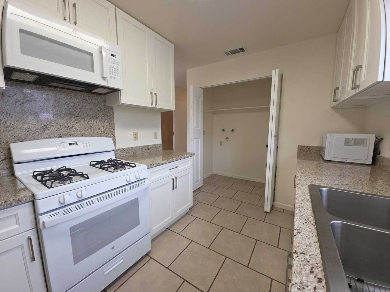 616 Crosby Ln #1 - Photo 6 of 17