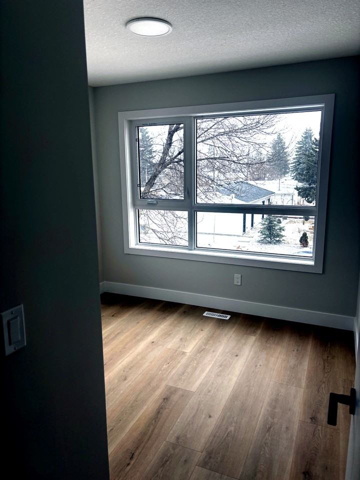 15211 109 Ave Nw #1 - Photo 7 of 10