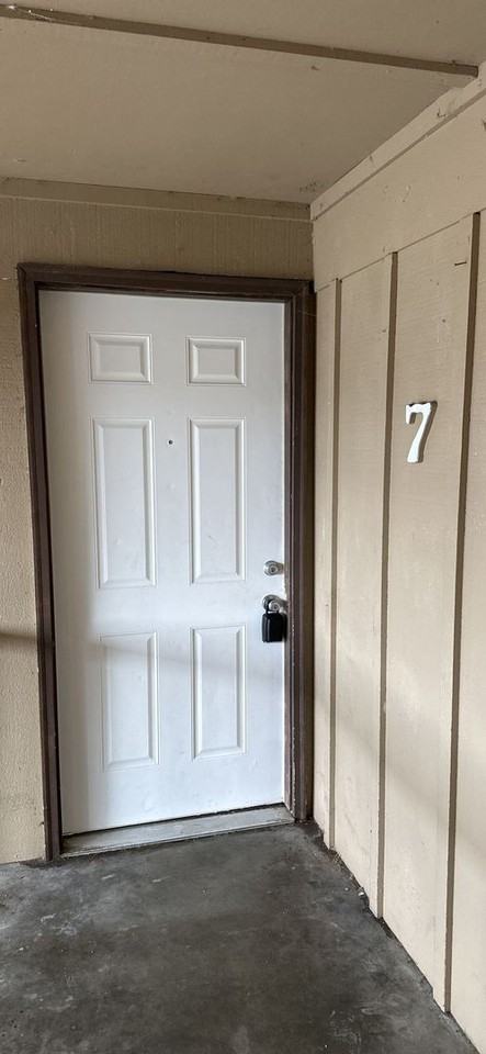 730 32nd Ave Se #7 - Photo 3 of 22