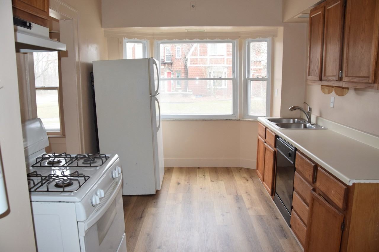 10720 Edgepark Dr #10720UP - Photo 2 of 25