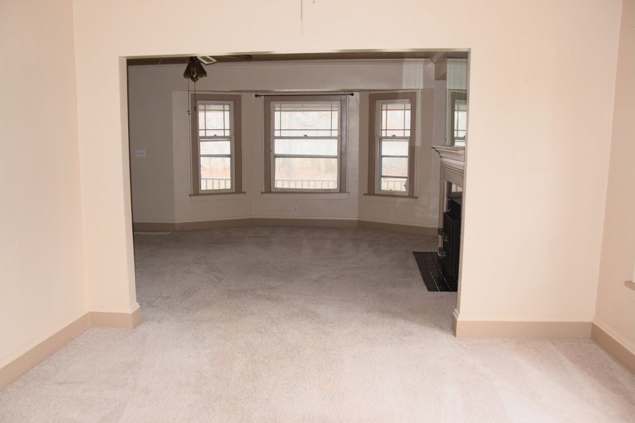 10720 Edgepark Dr #10720UP - Photo 3 of 25