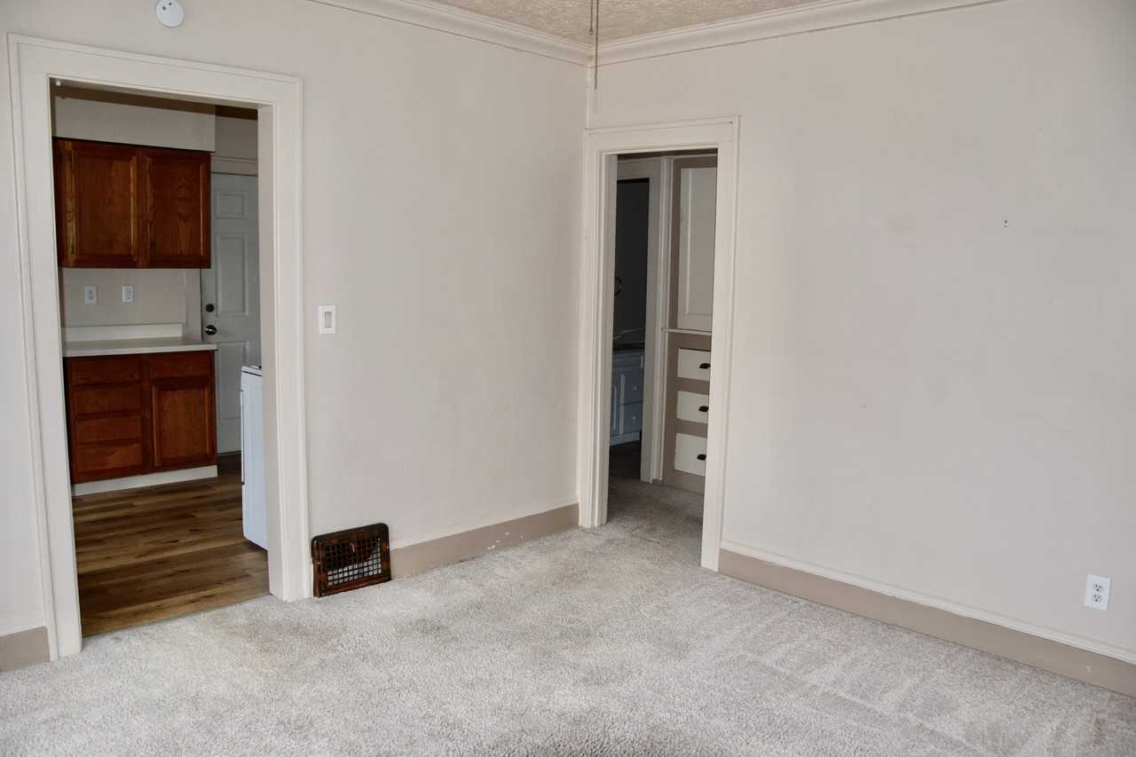 10720 Edgepark Dr #10720UP - Photo 6 of 25