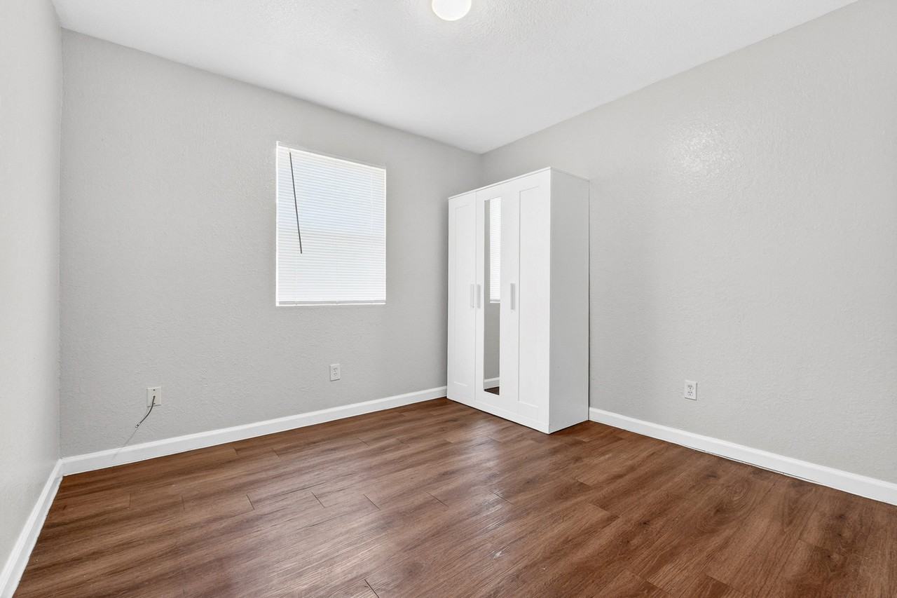 905 Parmer Ave #B - Photo 5 of 13