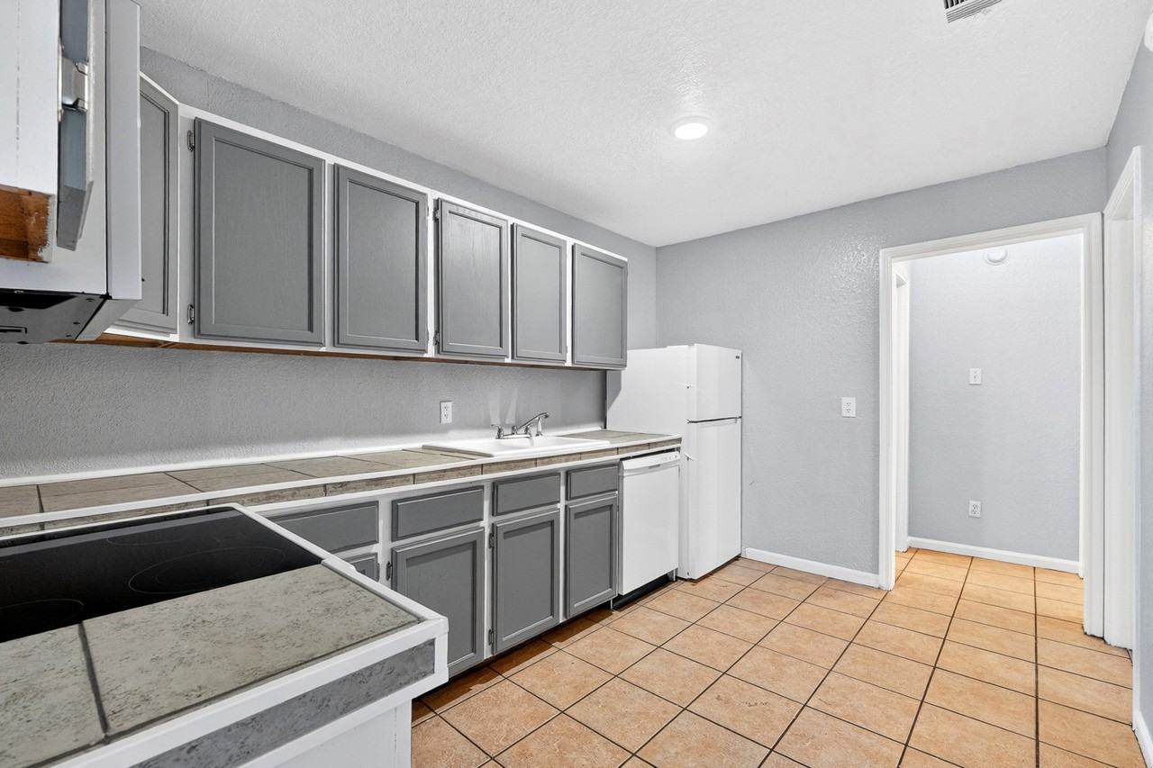 905 Parmer Ave #B - Photo 6 of 13