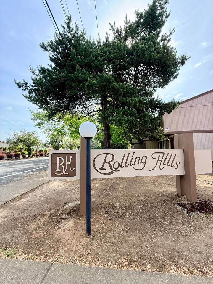 Rolling Hills Townhouses - Photo 3 of 45