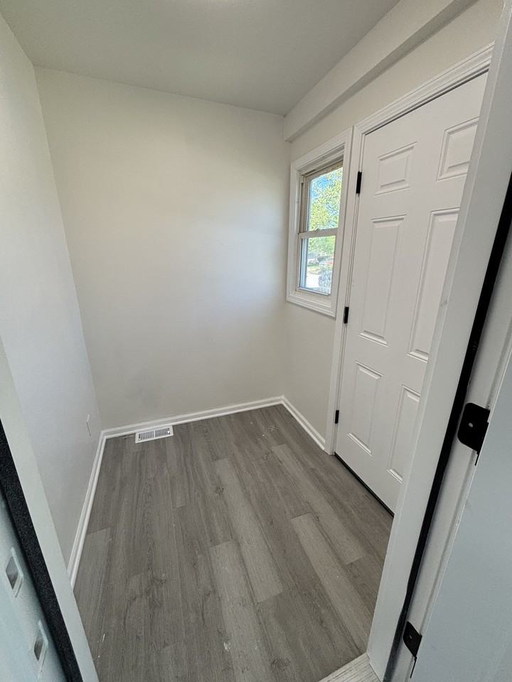 1348 Waite St #1 - Photo 2 of 13