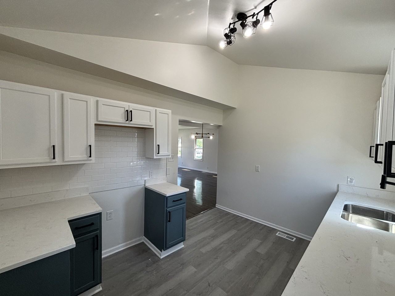 1348 Waite St #1 - Photo 5 of 13