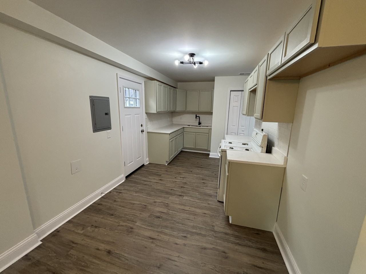 2257 Central Dr #1 - Photo 3 of 12