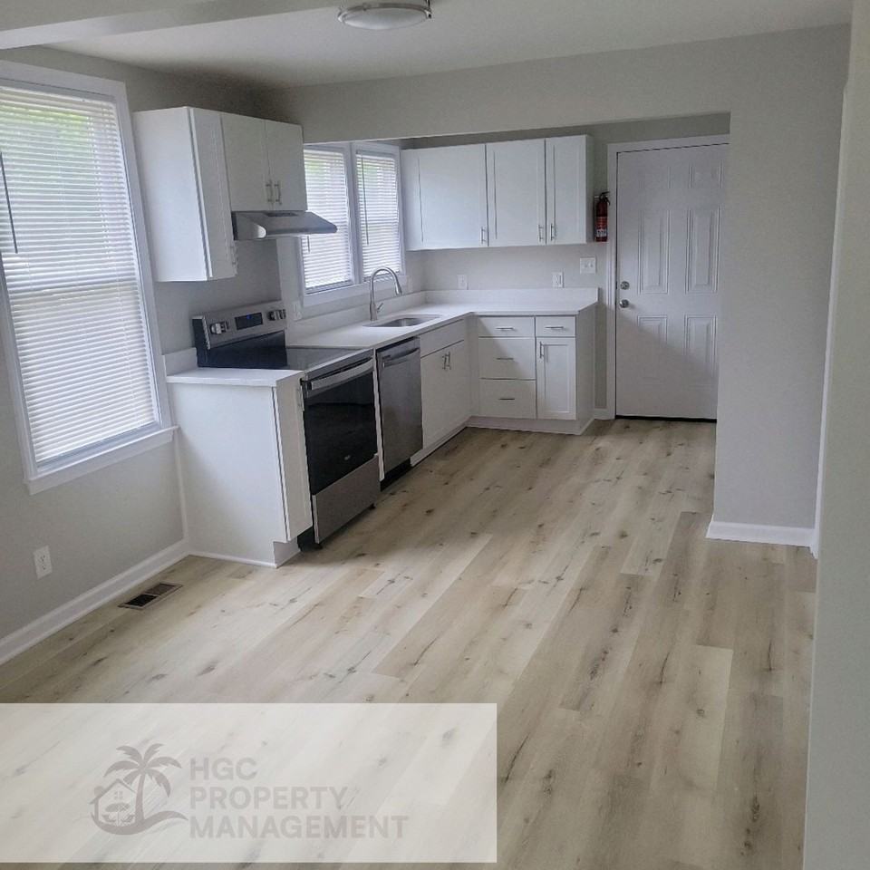 1547 Barnes St #1 - Photo 4 of 10