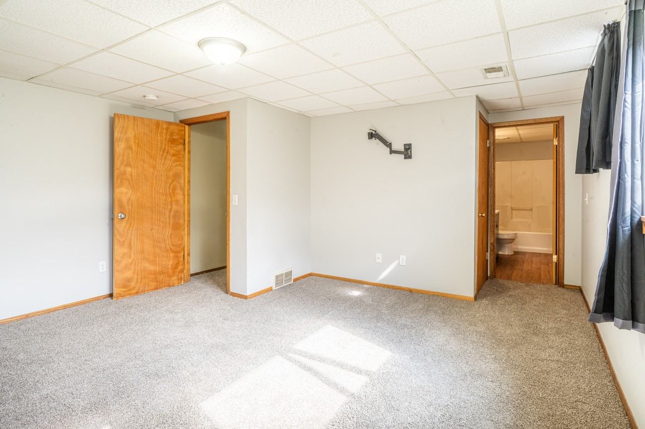 2918 E Pearl St #2918 - Photo 5 of 13