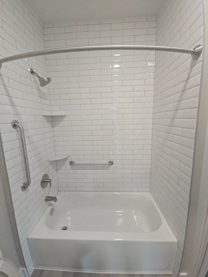The 701 Luxury Apartments - Photo 6 of 12