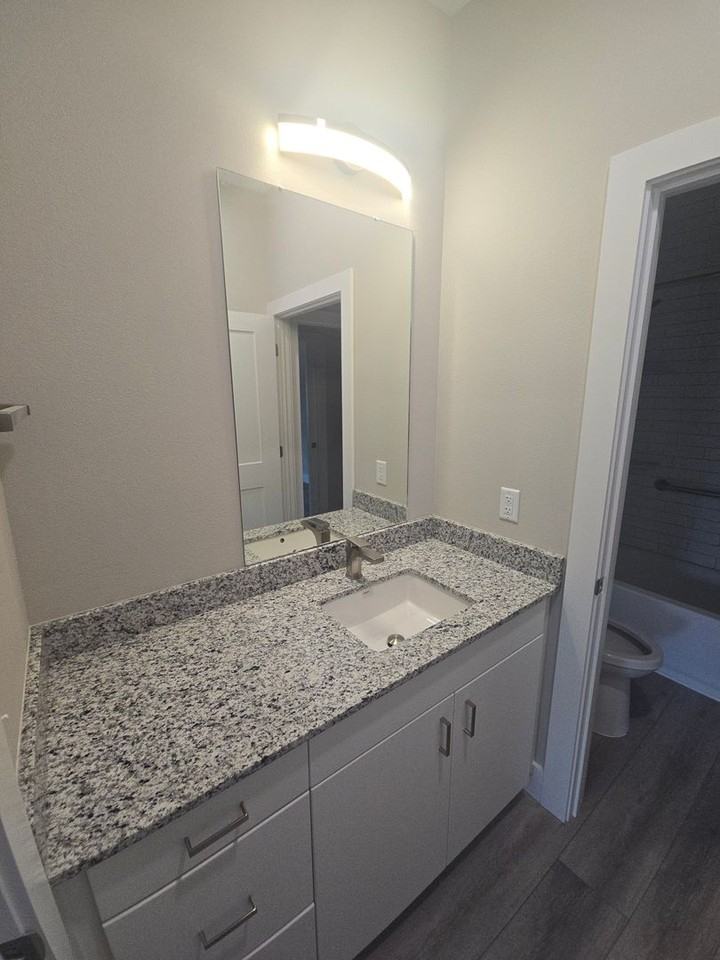 The 701 Luxury Apartments - Photo 7 of 12