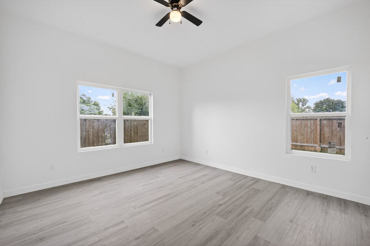 9009 Hilda St - Photo 7 of 21