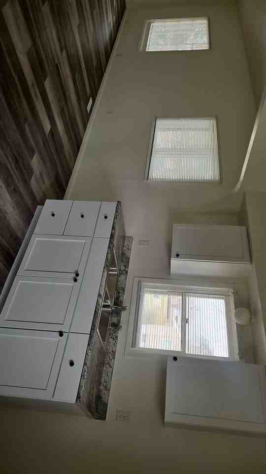 1101 6th St Sw - Photo 2 of 9