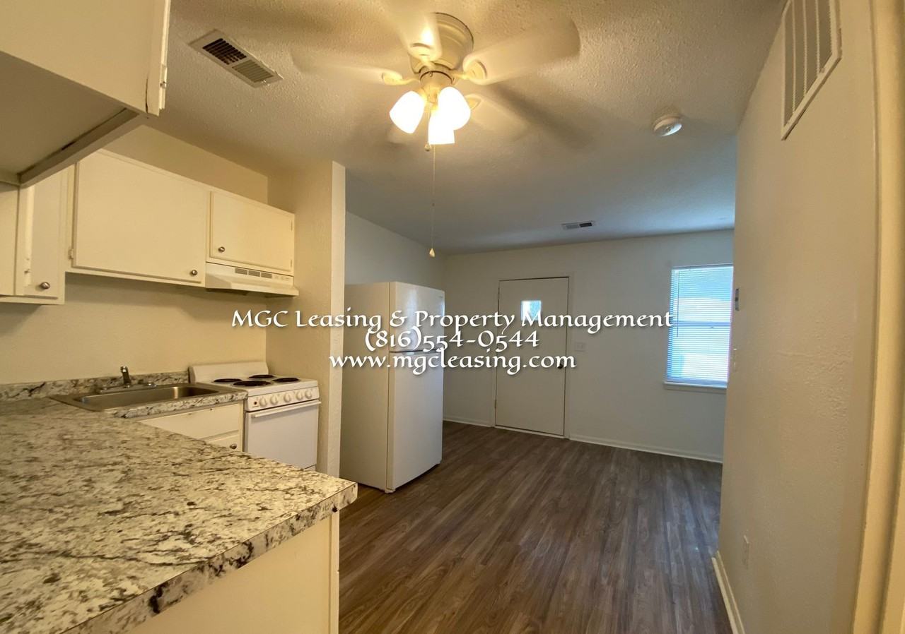 303 Se Grand Ave #1 - Photo 2 of 14
