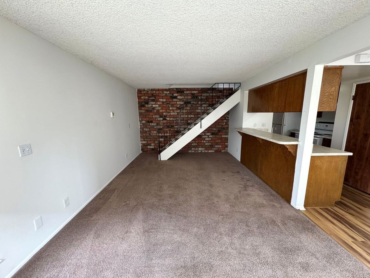 1212 Chalmette Ave - Photo 5 of 23