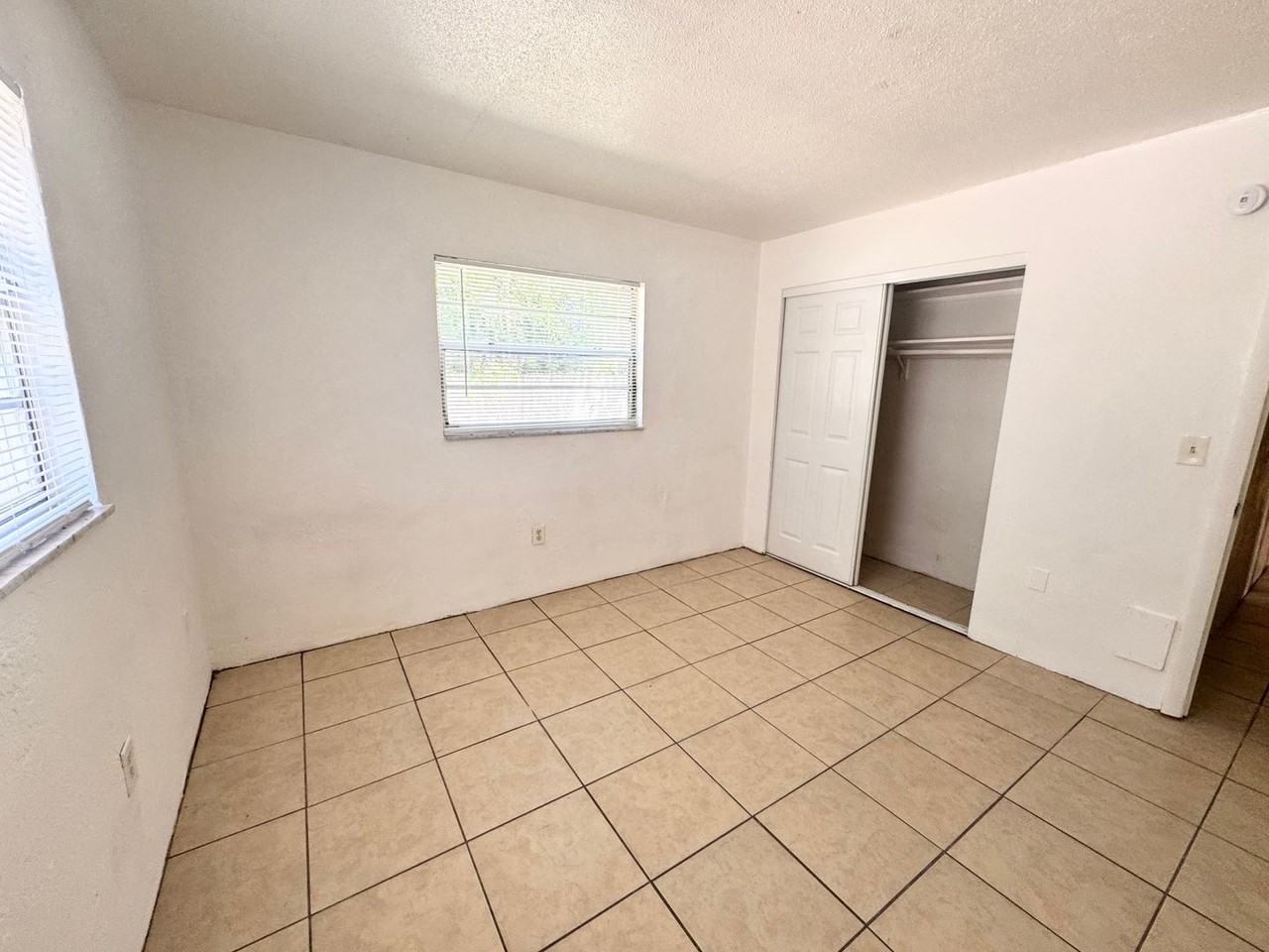 1221 Kennedy Rd - Photo 6 of 8