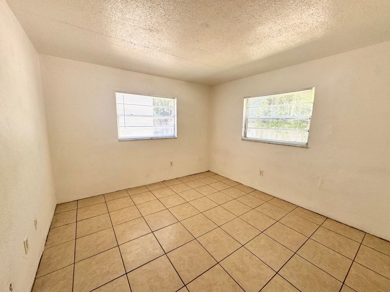 1221 Kennedy Rd - Photo 7 of 8