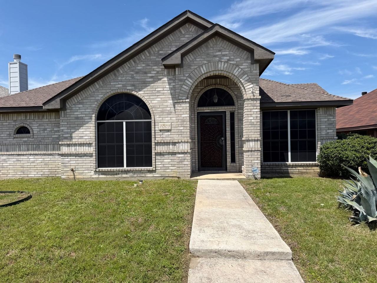 1005 Chelsea Dr - Photo 2 of 18