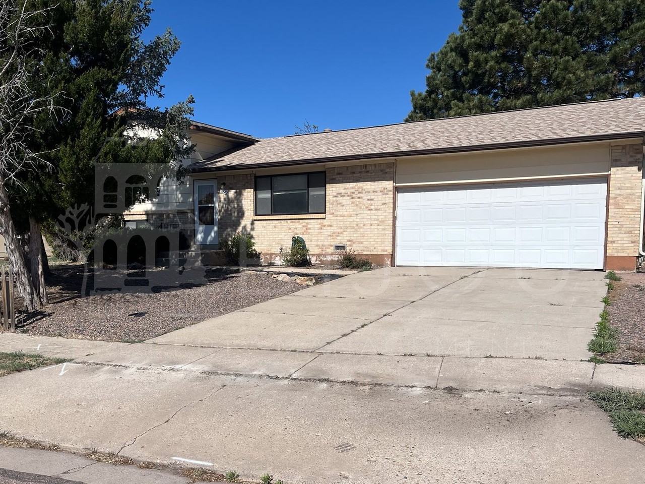 1070 Branding Iron Dr - Photo 3 of 3